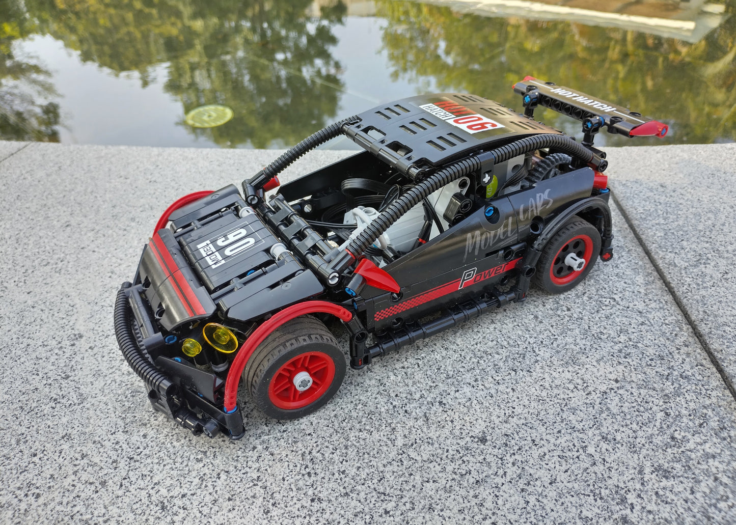 宇星模王 小鋼炮 1:12 Hatchback R 18013