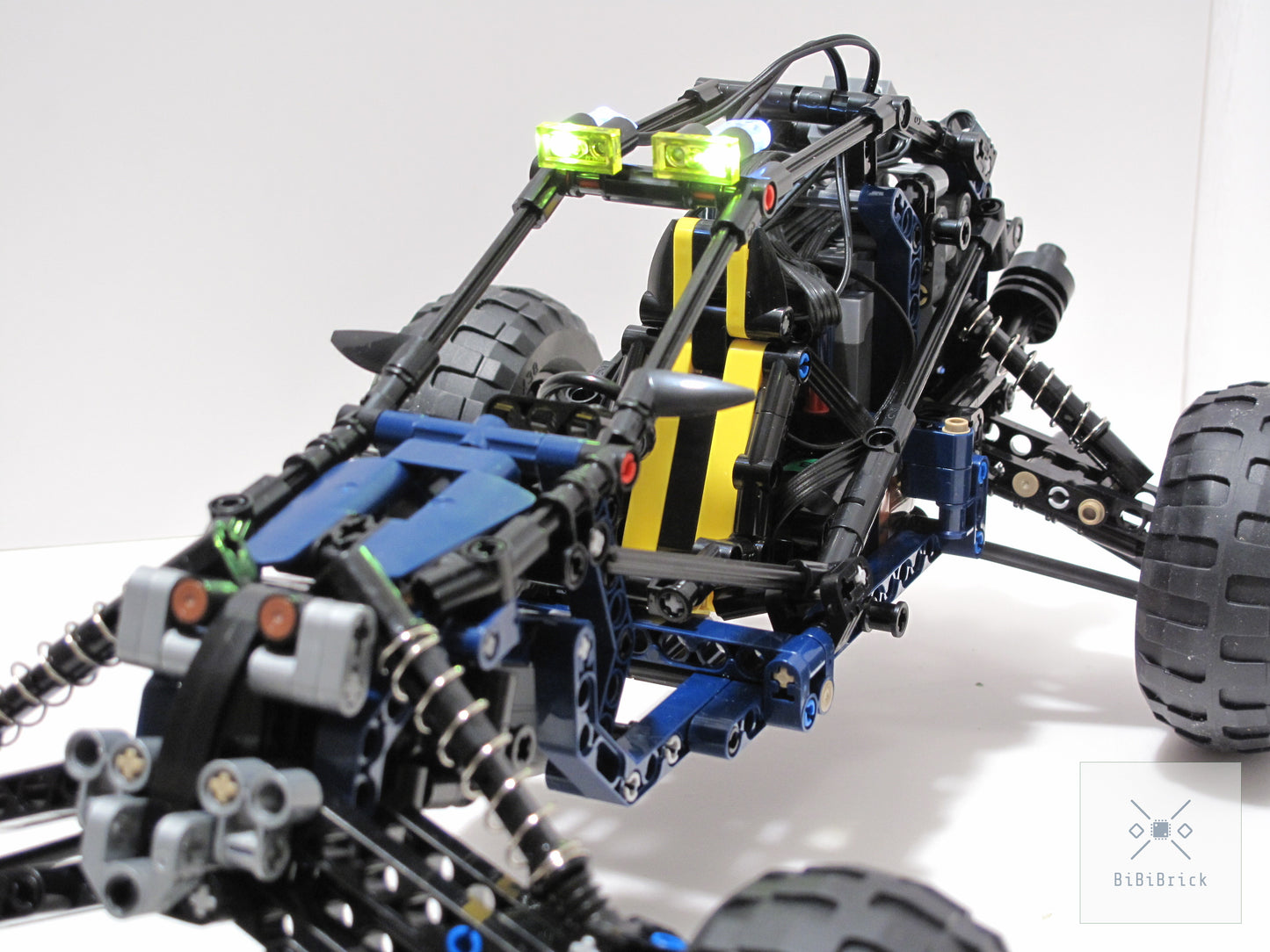 宇星模王 Models 1:10 No. Lightning Buggy 18018